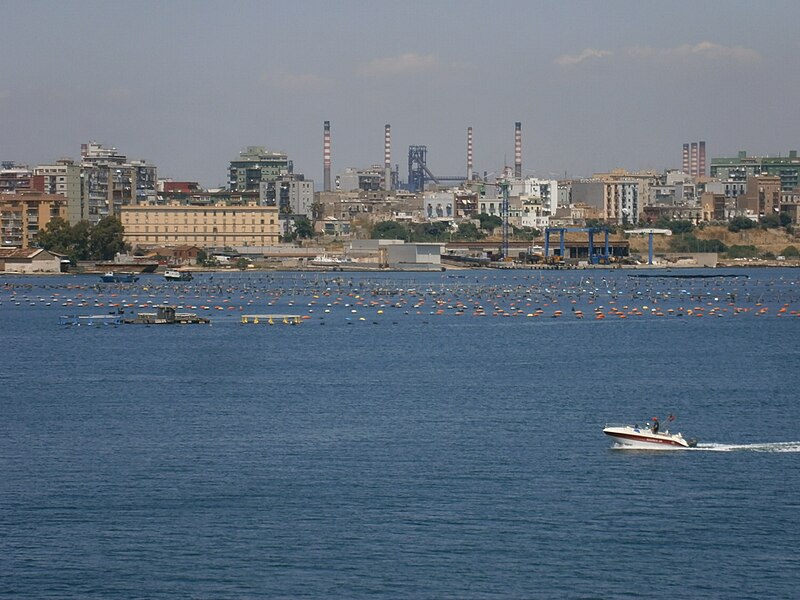 File:TARANTO-ITALIA (11210991654).jpg