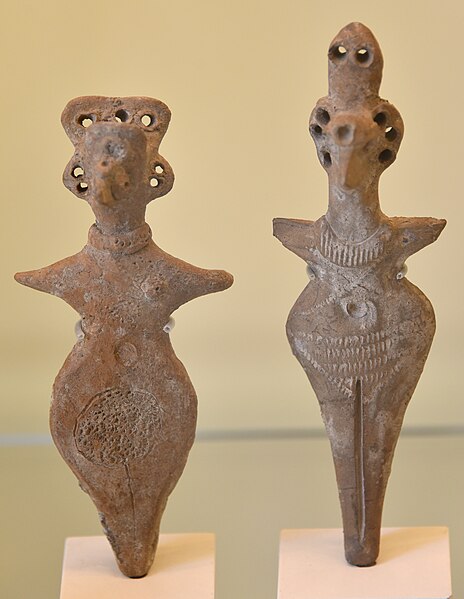 File:Terracotta figurines of naked women, beginning of the 2nd millennium BCE. From Sam'al, Turkey. Pergamon Museum, Berlin, Germany.jpg