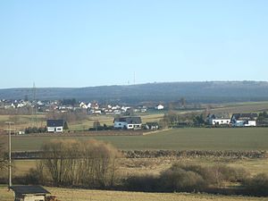 View from the northwest from the Ruwer-Hochwald-Radweg over Waldweiler to the Teufelskopf