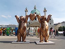 United Buddy Bears, Exhibition Vienna 2006 The Golden Buddy Bears in Vienna.jpg