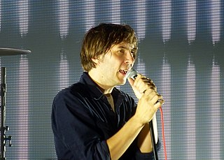 Fortune Salaire Mensuel de Thomas Mars Combien gagne t il d argent ? 40 000 000,00 euros mensuels