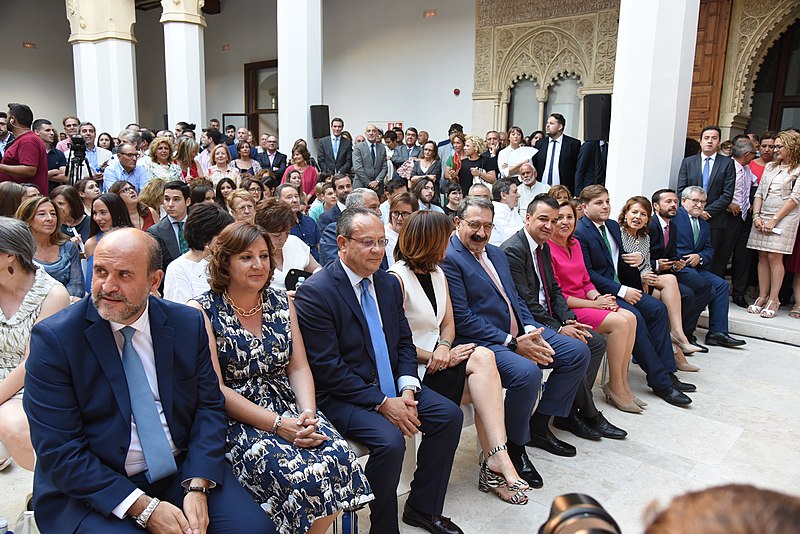 File:Toma posesión consejeros gobierno CLM 2019.jpg