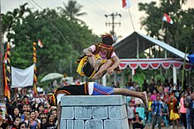 Tradisi lompat batu foto oleh Iggoy