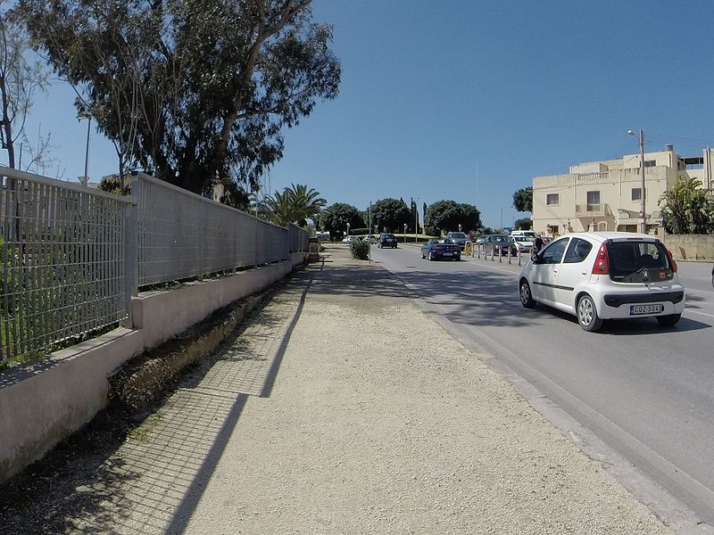 File:Triq tal-Balal, L-Iklin, Malta - panoramio (15).jpg