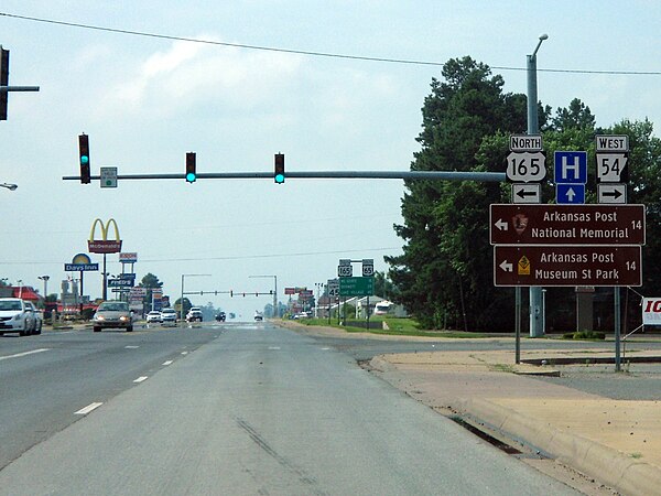 US 165 begins a southbound concurrency with US 65 in Dumas, Arkansas