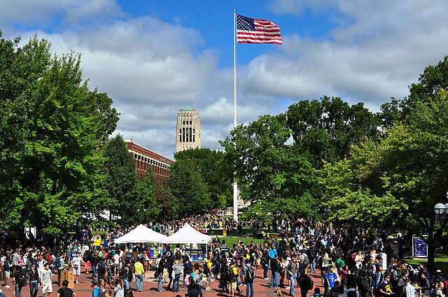 640px-UniversityofMIchiganDiag.JPG (640×425)