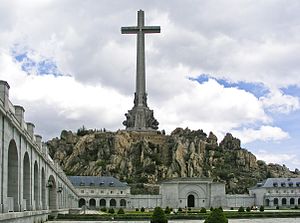 ValleDeLosCaidos Cross north side2.jpg