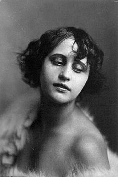 Вера Холоднаја, руска глумица немих филмова. 1910