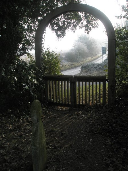 File:View from the gate to St Nicholas, Boarhunt - geograph.org.uk - 1114638.jpg