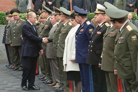 Vladimir Putin 9 May 2001-7.jpg