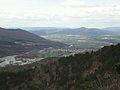 Vue de Malijai, vallée de la Bléone, Montfort au fond, de la colline Saint-Philippe à Mirabeau