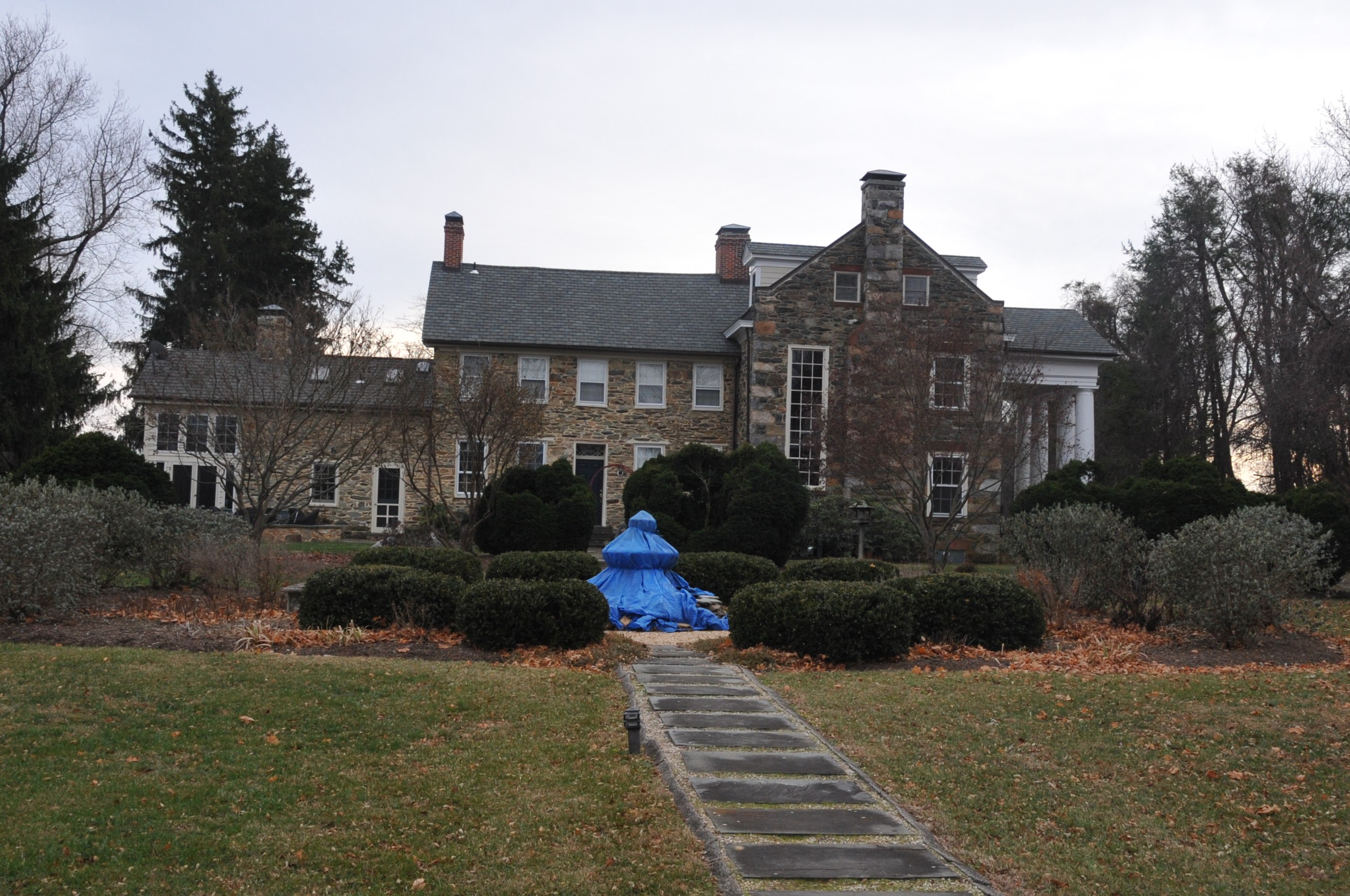 Rounded virginia. Графство Вирджиния. Банк Woodgrove. Раунд Хилл-Северный Гринвич.