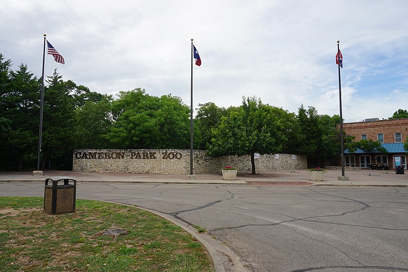 File:Waco June 2016 88 (Cameron Park Zoo).jpg