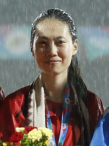 Gagnante de la médaille de saut en hauteur femmes Wang Xueyi.jpg