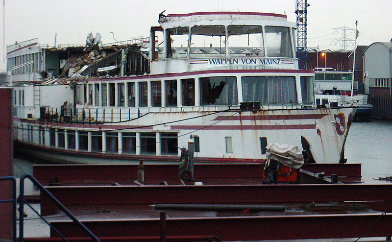 File:Wappen von Mainz (ship, 1961) scrapping 03.JPG