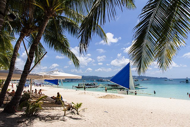 Image: White sand beach, Boracay Island   panoramio (2)