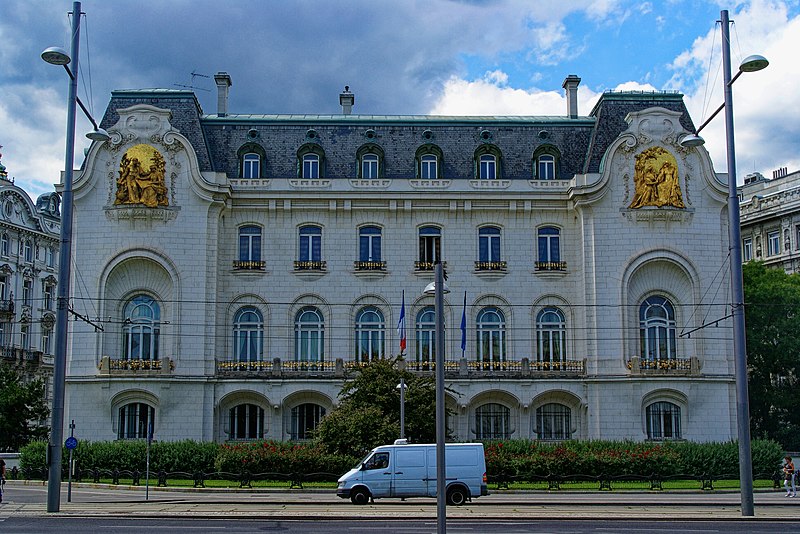 File:Wien - Schwarzenbergplatz - French Embassy - View West.jpg
