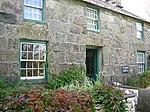 Yr Ysgrwyn Farmhouse, stabilní a cartshed