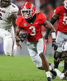 Zamir White, a running back then playing at the collegiate level for the Georgia Bulldogs during a game versus the South Carolina Gamecocks. Zamir White.jpg