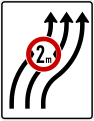 515-23 Verschwenkungstafel; Darstellung ohne Gegenverkehr und mit integriertem Zeichen 264 StVO: dreistreifig nach rechts