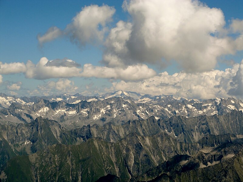 File:Zillertaler Alpen.JPG