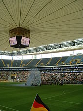 Konfettiregen für die Sieger des UEFA-Cups (24. Mai 2008 Stadion Frankfurt)