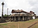 1000-Pillar-Temple- Moodbidri-Right-Side-View.JPG