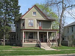 117 S. Franklin St., Doğu Yakası Tarihi Bölgesi, Stoughton, WI.JPG