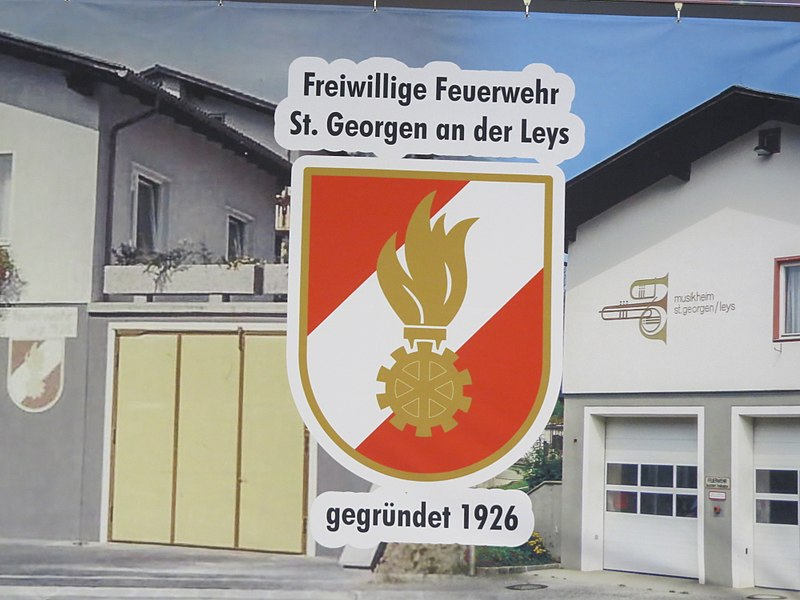 File:2017-09-10 Segnung Feuerwehrhaus und Musikerheim St. Georgen an der Leys (126).jpg