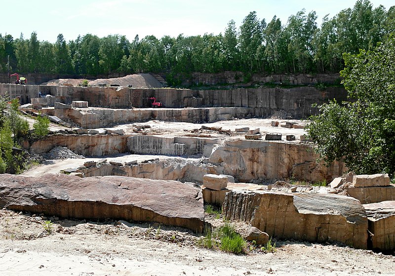 File:20180514120DR Lohmen WesenitzTalweg Sandsteinbruch Mühlleite.jpg