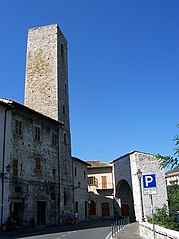 La torre dei Grisanti davanti a porta Solestà