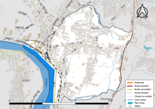 Carte en couleur présentant le réseau hydrographique de la commune