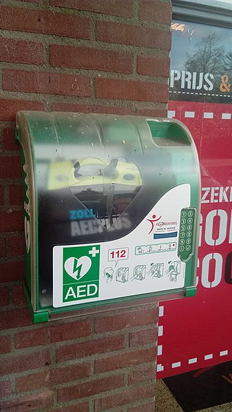 File:AED at the Coop, Beerta (2019) 01.jpg