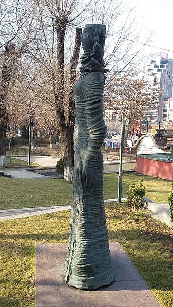 File:A woman from Karabakh, Yerevan 06.jpg