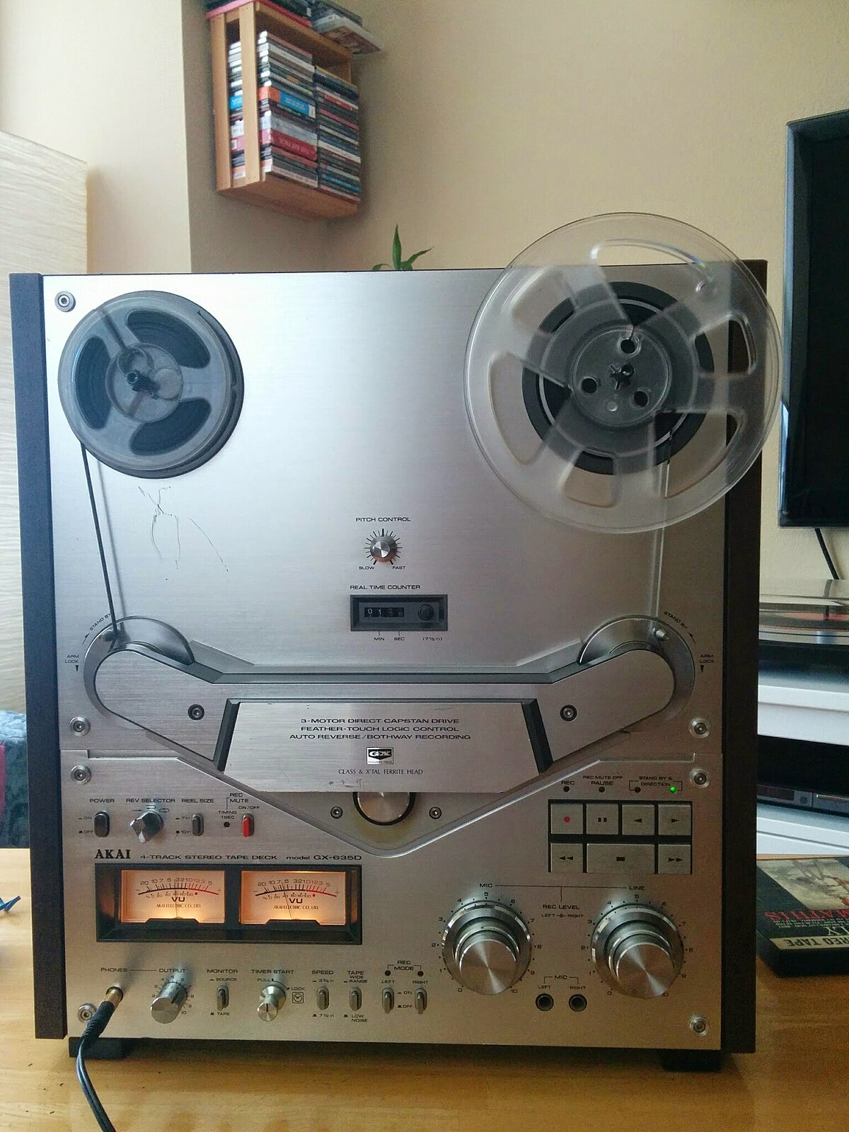 File:Before-and-after comparison of photo retouche on image of Akai GX-635D  reel-to-reel tape recorder.jpg - Wikimedia Commons