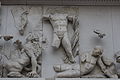 Apollon ja gigantteja. Yksityiskohta Pergamonin alttarista, n. 180–150 eaa.