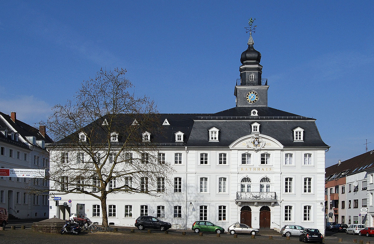 Altes Rathaus Saarbrucken Wikipedia