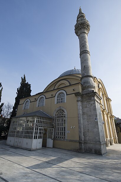 How to get to Altunizade Camii with public transit - About the place