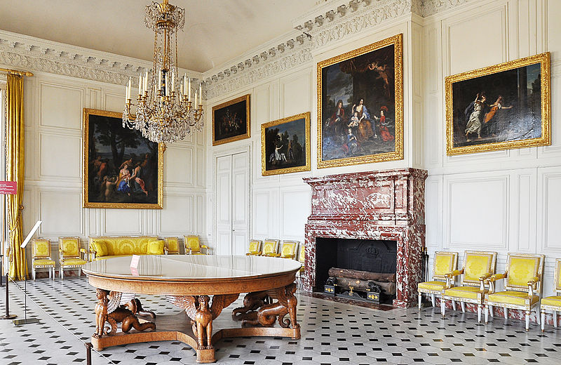 File:Antechamber of the Emperor at Grand Trianon 001.jpg