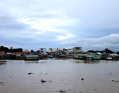 Chiều trên sông Châu Đốc, chỗ bến đò Châu Giang ở Đa Phước, thuộc huyện An Phú, tỉnh An Giang, Việt Nam.