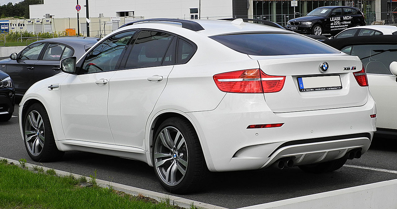 Image of BMW X6 M (E71) – Heckansicht, 2. Juli 2011, Düsseldorf