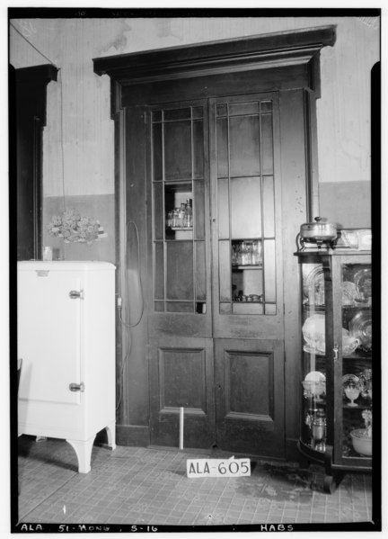 File:BUILT-IN CABINET IN KITCHEN - Colonel Charles Teed Pollard House (Mansion), 117 Jefferson Street, Montgomery, HABS ALA,51-MONG,5-16.tif