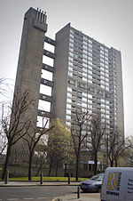 Miniatura para Balfron Tower