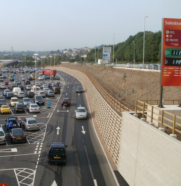 File:Bank support, Sainsbury's, Crindau, Newport - geograph.org.uk - 2077601.jpg