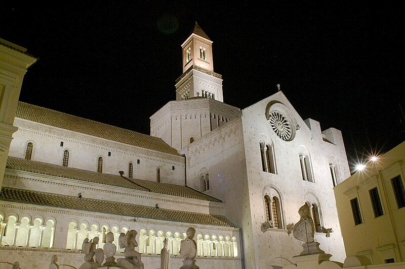 File:Bari Cattedrale San Sabino esterno2.jpg