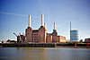 Battersea Power Station, Londres-22May2010.jpg