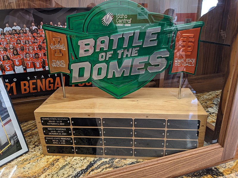 File:Battle of the Domes trophy.jpg