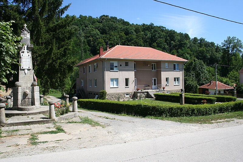 File:Belanovica 014.jpg