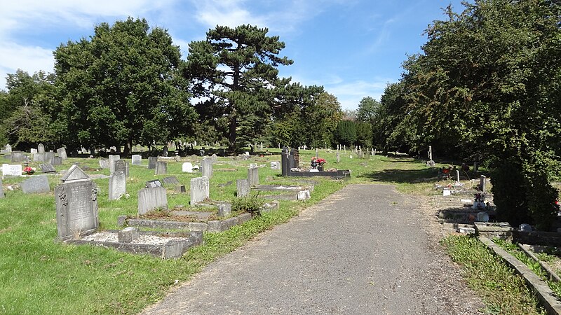 File:Bells Hill Burial Ground 2.JPG