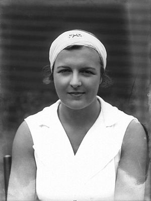 Betty Nuthall 1932.jpg